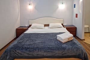 Home-Hotel на левом берегу ул. Митрополита Андрея Шептицкого, 1-а 9