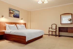 Печерский 16